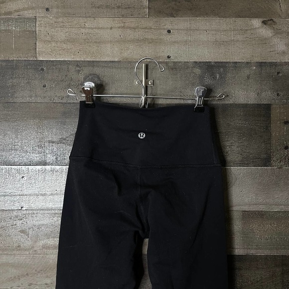 SOLD Lululemon High Rise Crop Pants 6 - Picture 5 of 7